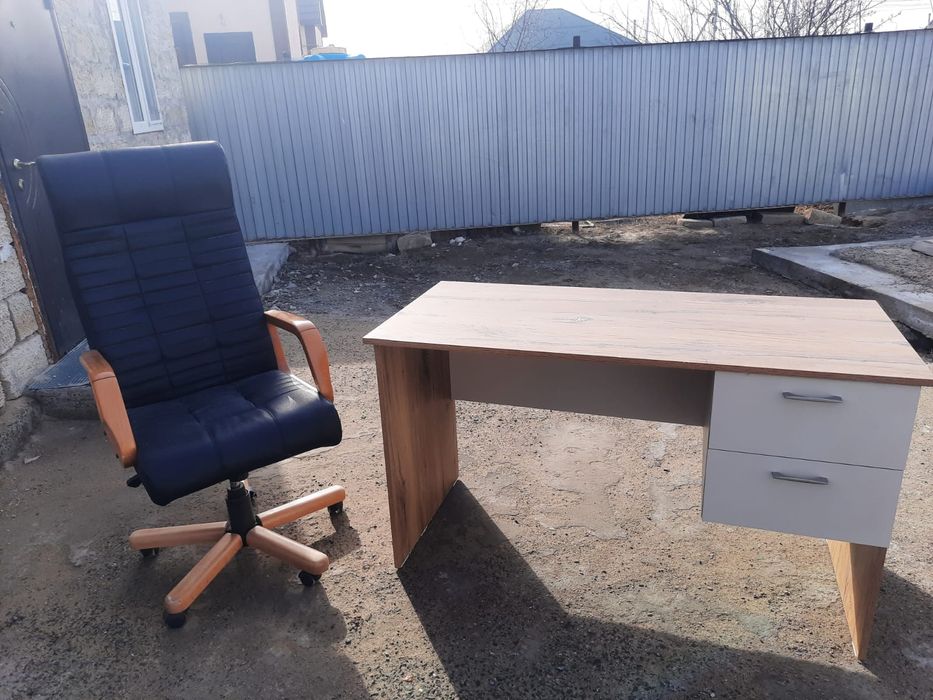 Продам офисную мебель