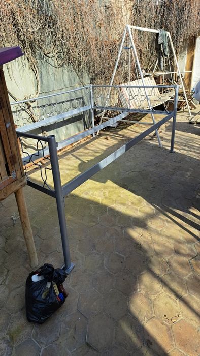 Топчан железный вечный, сборный-разборный.