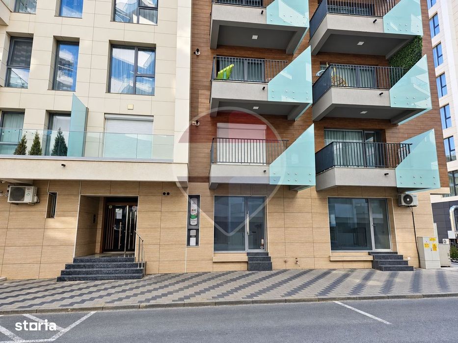 Apartament cu 3 camere de vânzare în zona Est