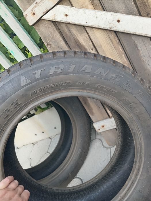 Продам б/у зимнии шины
