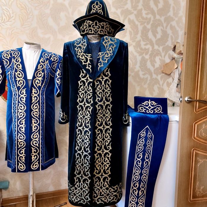 Казахская национальная одежда.