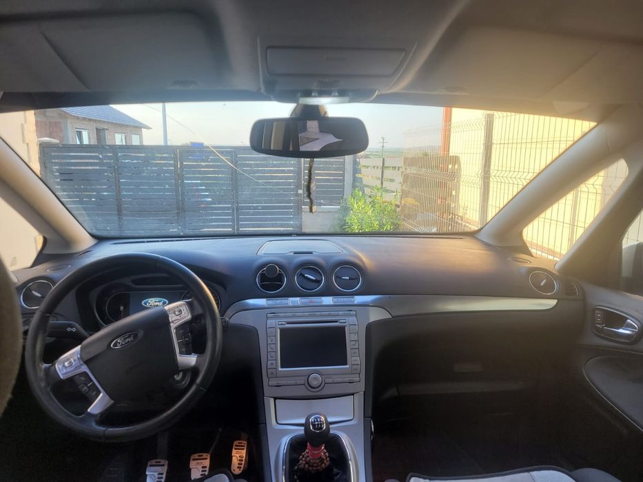 Vând Ford S Max impecabil