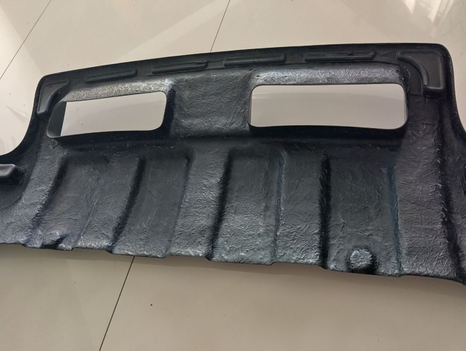 Vând spoiler bara fata Touareg 7L model King Kong