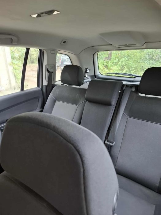 Продавам Опел Зафира 1,8  бензин, 6+1 места