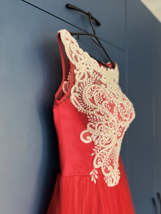 Рокля за Бал