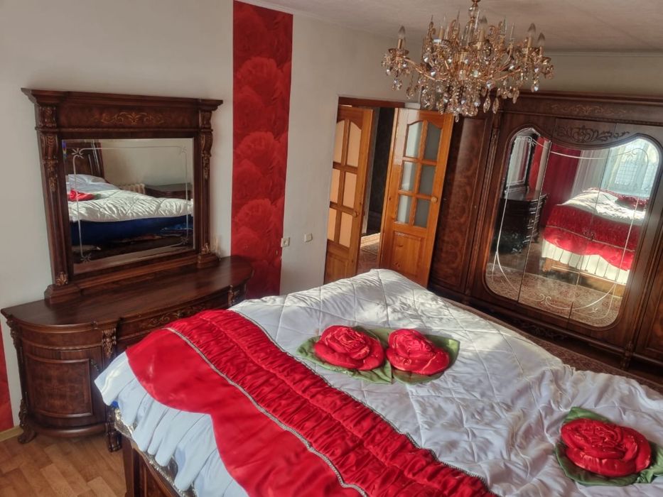 Продам два дома в одном участке