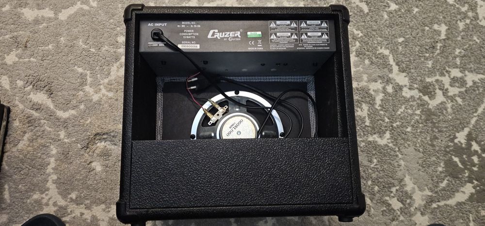Amplificator  chitara  Cruzer cr 15 G