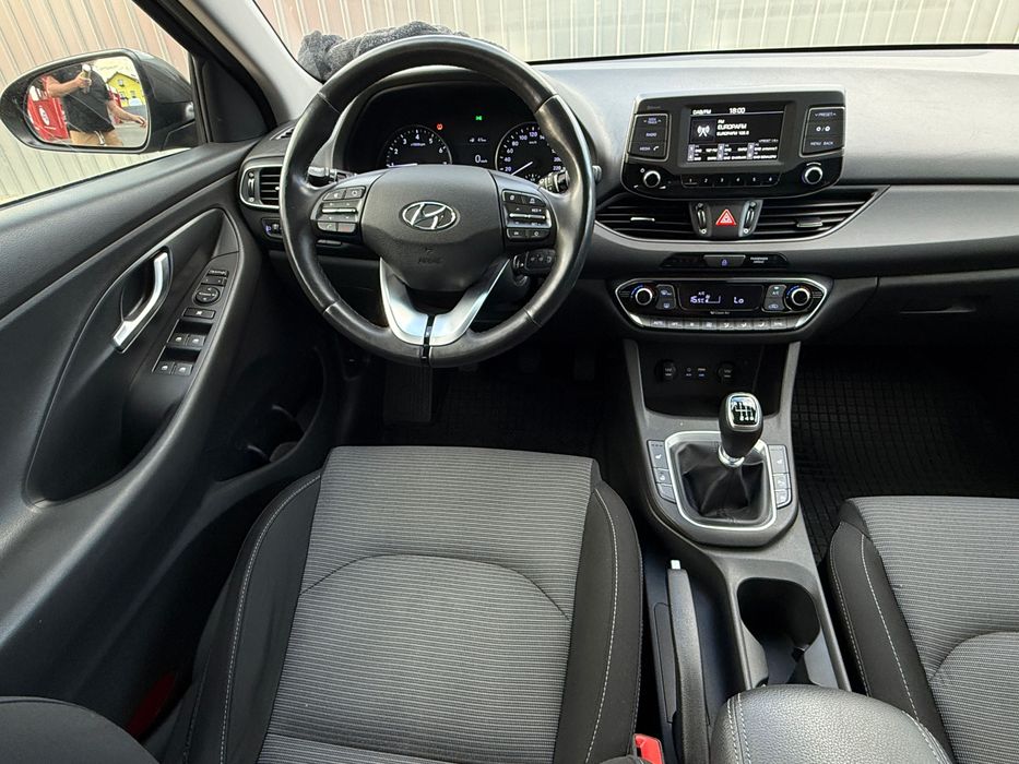 Hyundai i30, 2017, hatchback, Led, Line, Pilot, Incalzire