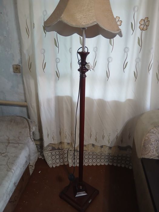 Продам торшер классик