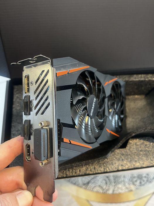 Видеокарта Gigabyte gv-rx580 8gb