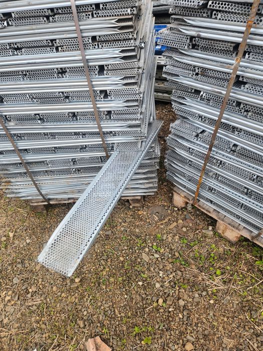 Rafturi metalice