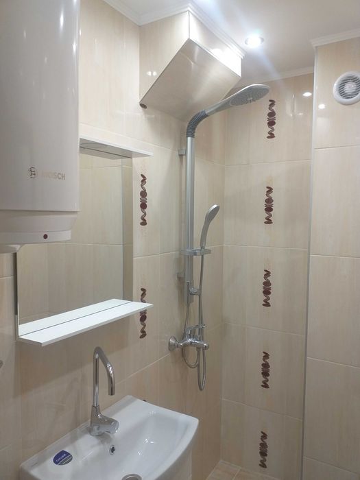 Продава се Офис в Варна, Базар Левски - 120 кв.м за 2500 €/кв.м - Снимка #17