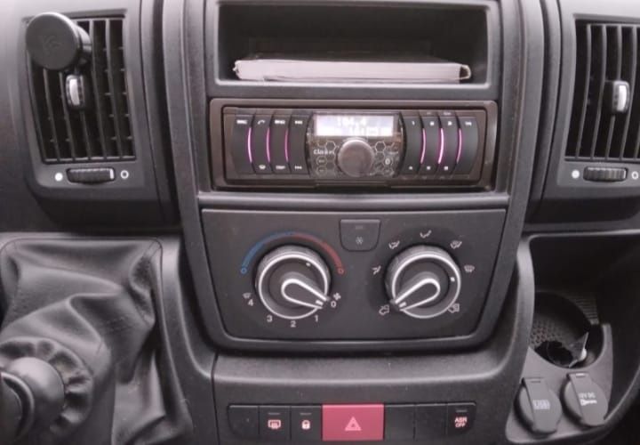 Mp3 Auto Clarion + Boxe