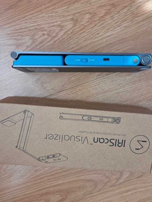 Продавам преносим скенер за документи IRIScan Visualiser 7