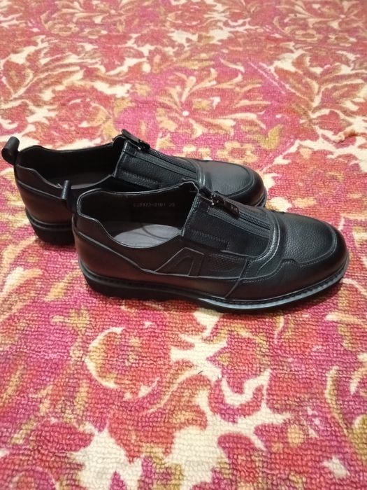 Продаю туфли черные