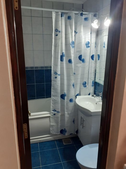 Închiriez garsonieră