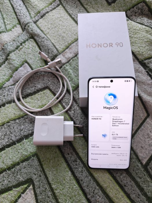 смартфон Honor 90