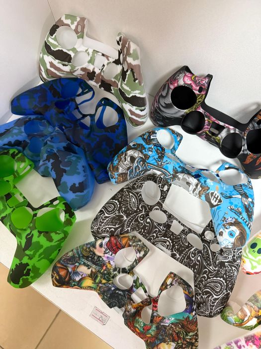 Чехлы для джойстиков PS4 и PS5