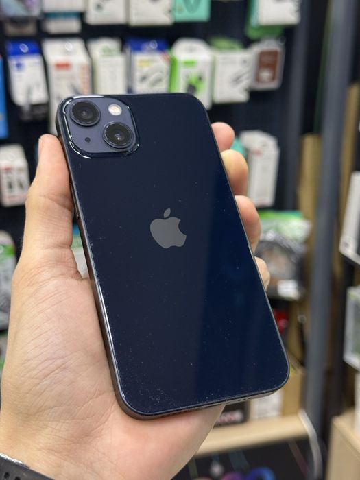 продам IPhone 13