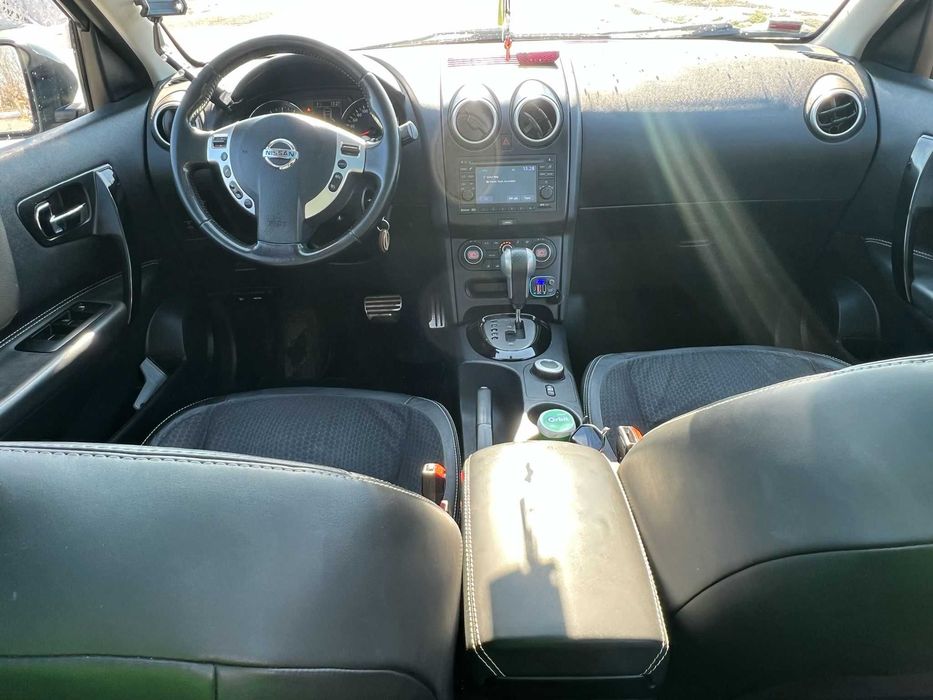 Nissan QashqaI+2