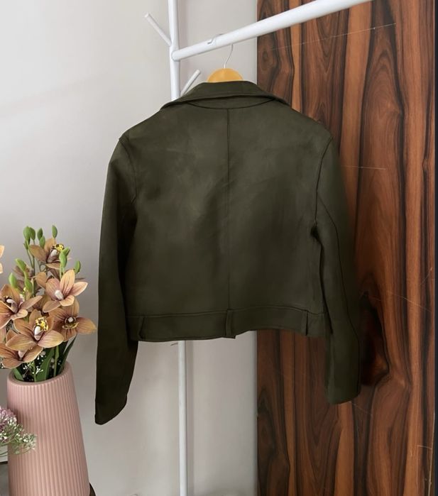 Пррдам замшевую куртку zara