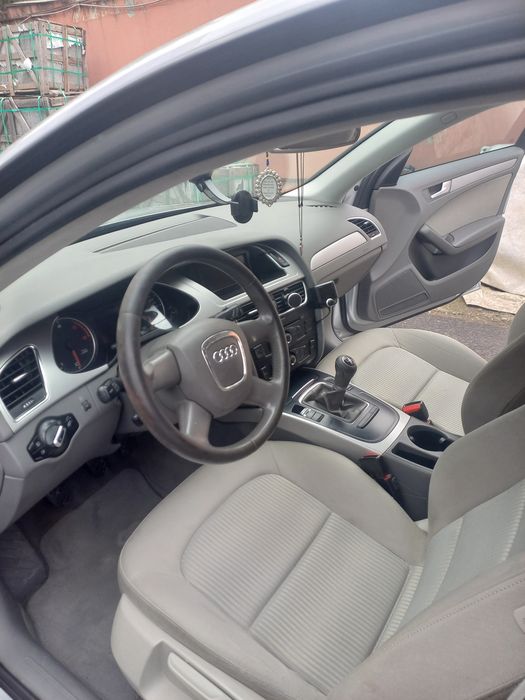 Vând  sau schimb cu doker sau MCV Audi A4 2011