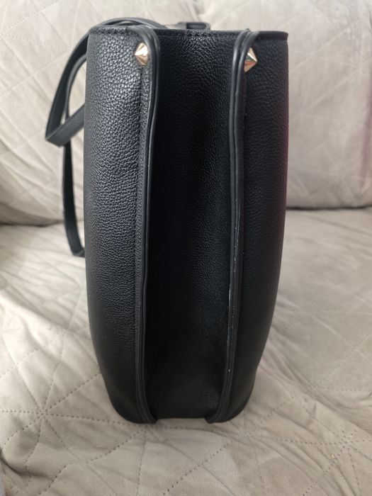 Дамска чанта GUESS