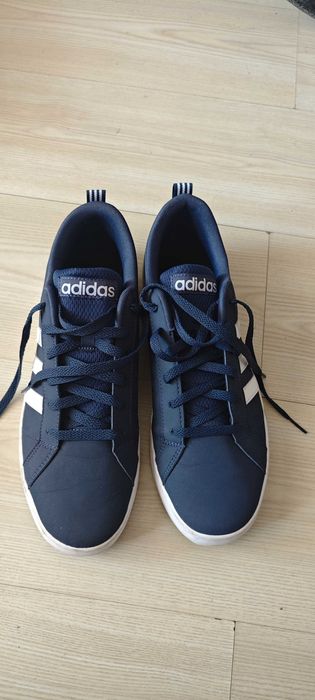 Обувки adidas номер 44 /2/3 трети!