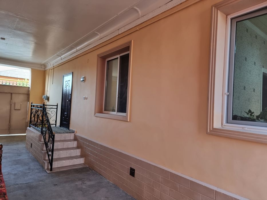 Срочно .Уй сотилади.3хона+ошхона,ваннахона уй ичида.Шахматчи кучасида.