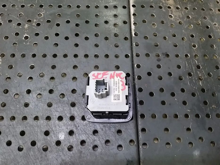 Butoane comenzi navigatie renault scenic 3 283950001r