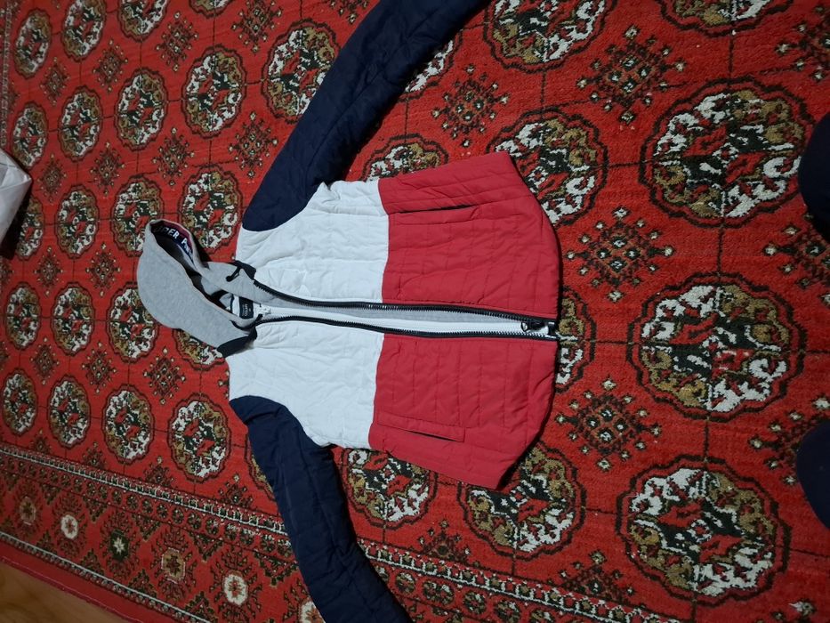 Женская, лёгкая куртка