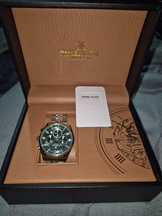 Продам часы Daniel klein хорошим состояние почти новый 1год гарантия е