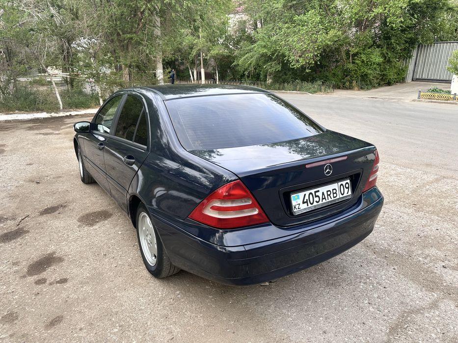 Продам мерс в отличном состояний.