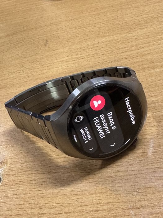 Продам часы Huawei Watch 5