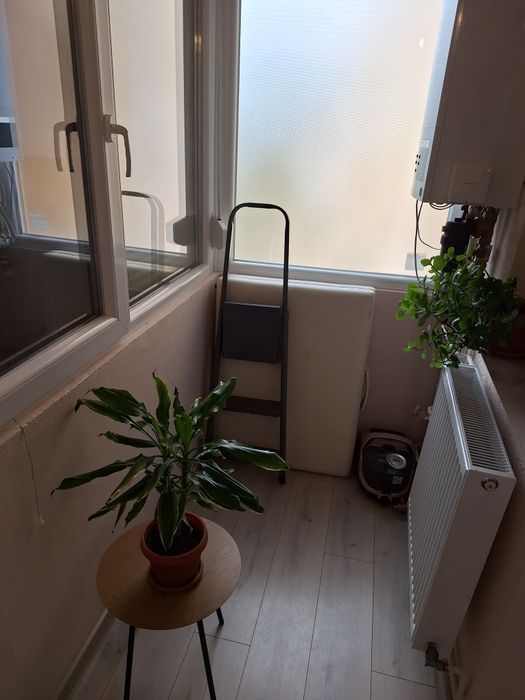 Vand apartament cu doua camere
