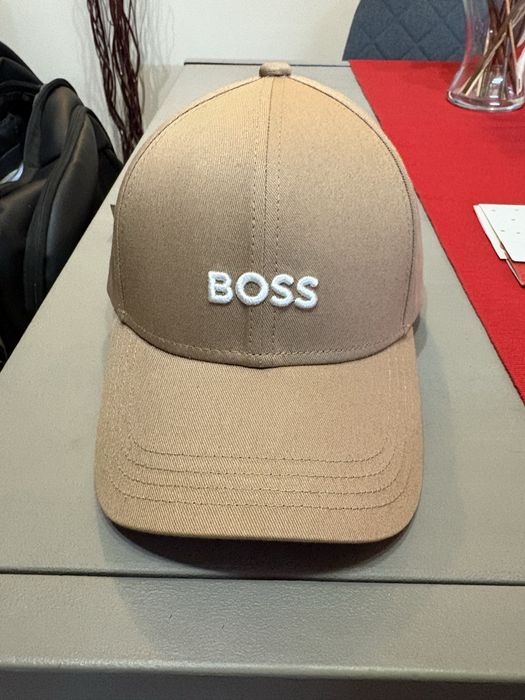 Шапки на boss,new era,nike,ajax