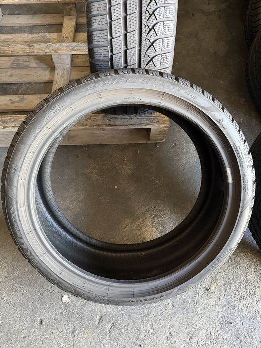 2 anvelope iarna 245/35/19 Pirelli 6.3 mm DOT 2022!