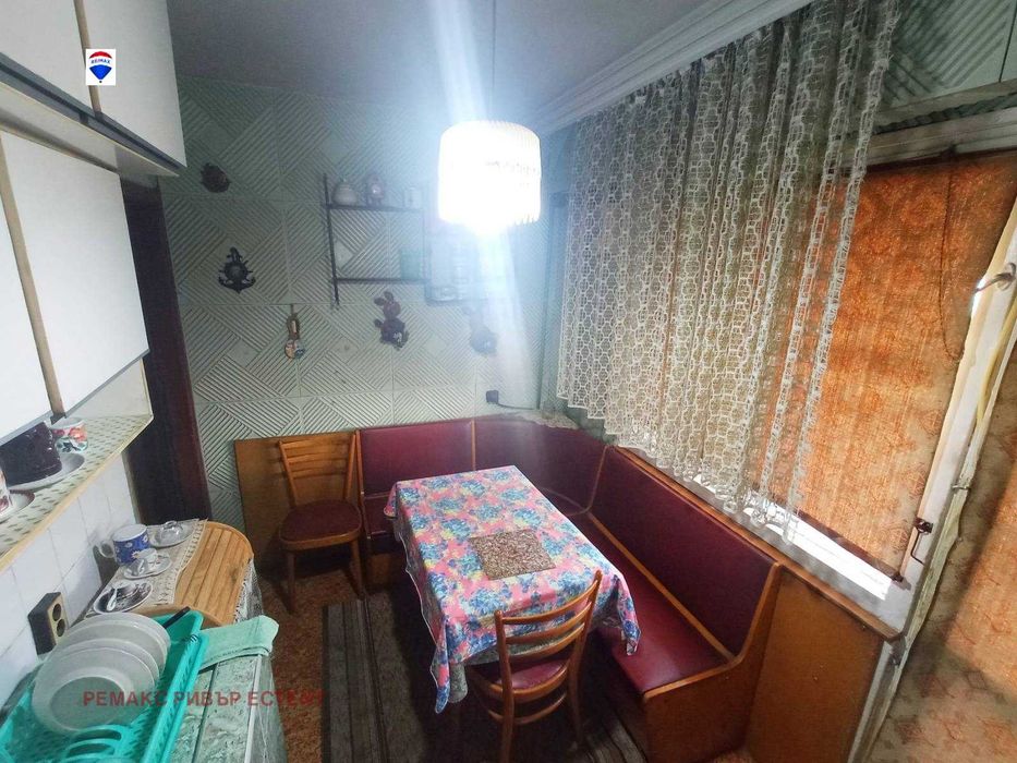 Продава се Двустаен апартамент в Русе, Родина 2 - 61 кв.м за 933 €/кв.м - Снимка #2