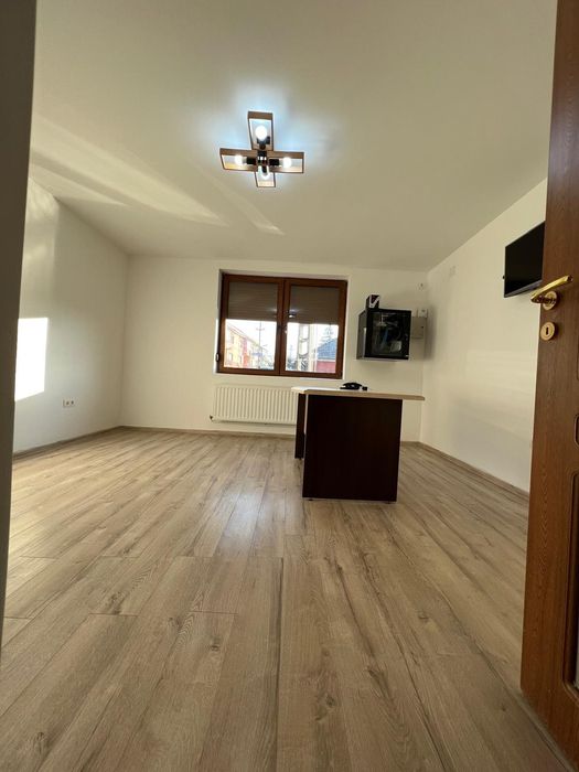 Casa de închiriat 5 camere