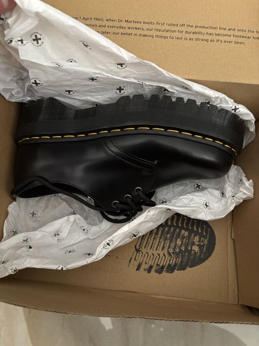 Dr. Martens pantofi