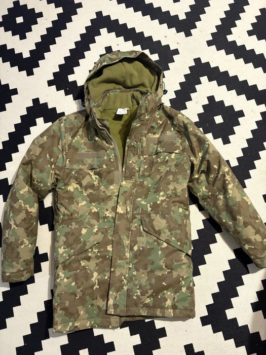 Scurtă militară combat 48 cu 0 și 38 cu 3