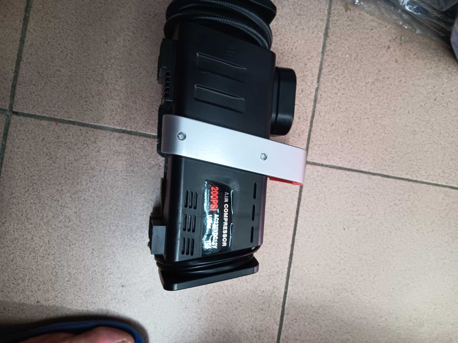 Електрическа помпа,работи на220w,и на 12w.