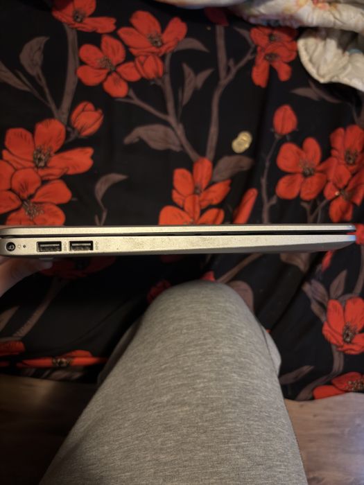 Vand laptop HP plus cooler negociabil