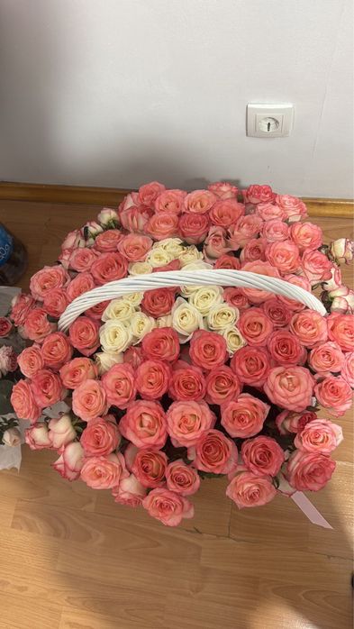 Продам цветы 101 роза + ещё один букет