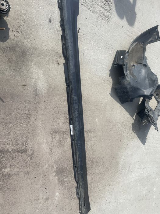 Prag dreapta BMW g11 seria 7 model scurt