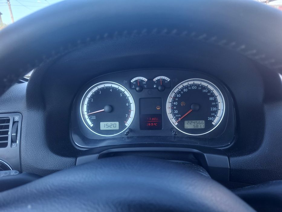 Volkswagen Bora 1.6 Benzina