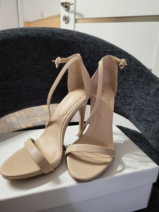 Високи сандали Aldo 38