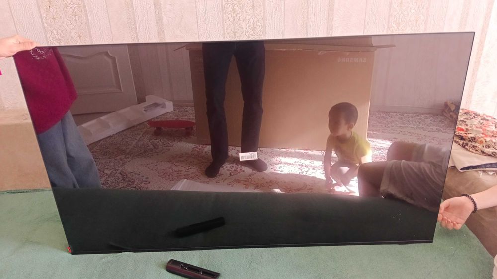 Samsung U8000F новый в упаковке