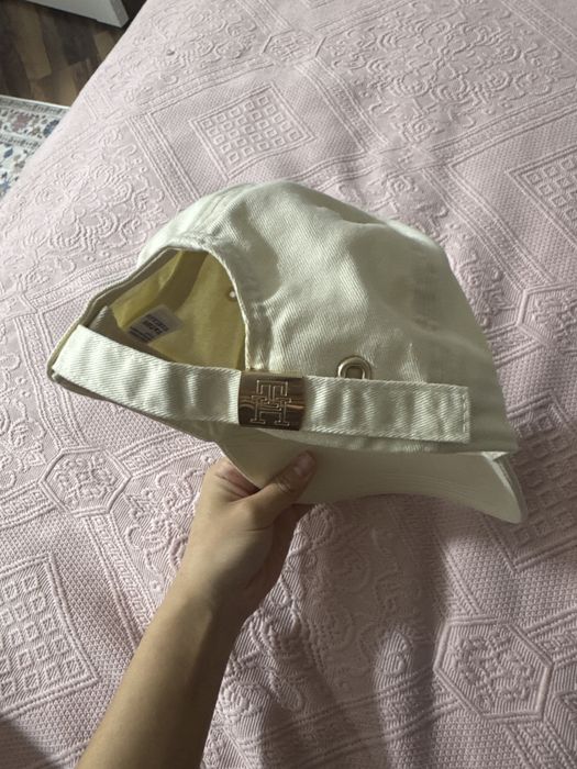 Продаю кепки оригинал Tommy Hilfiger