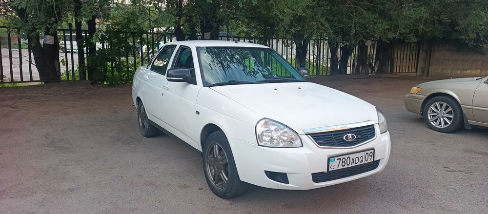 Продам Приору 2013 года